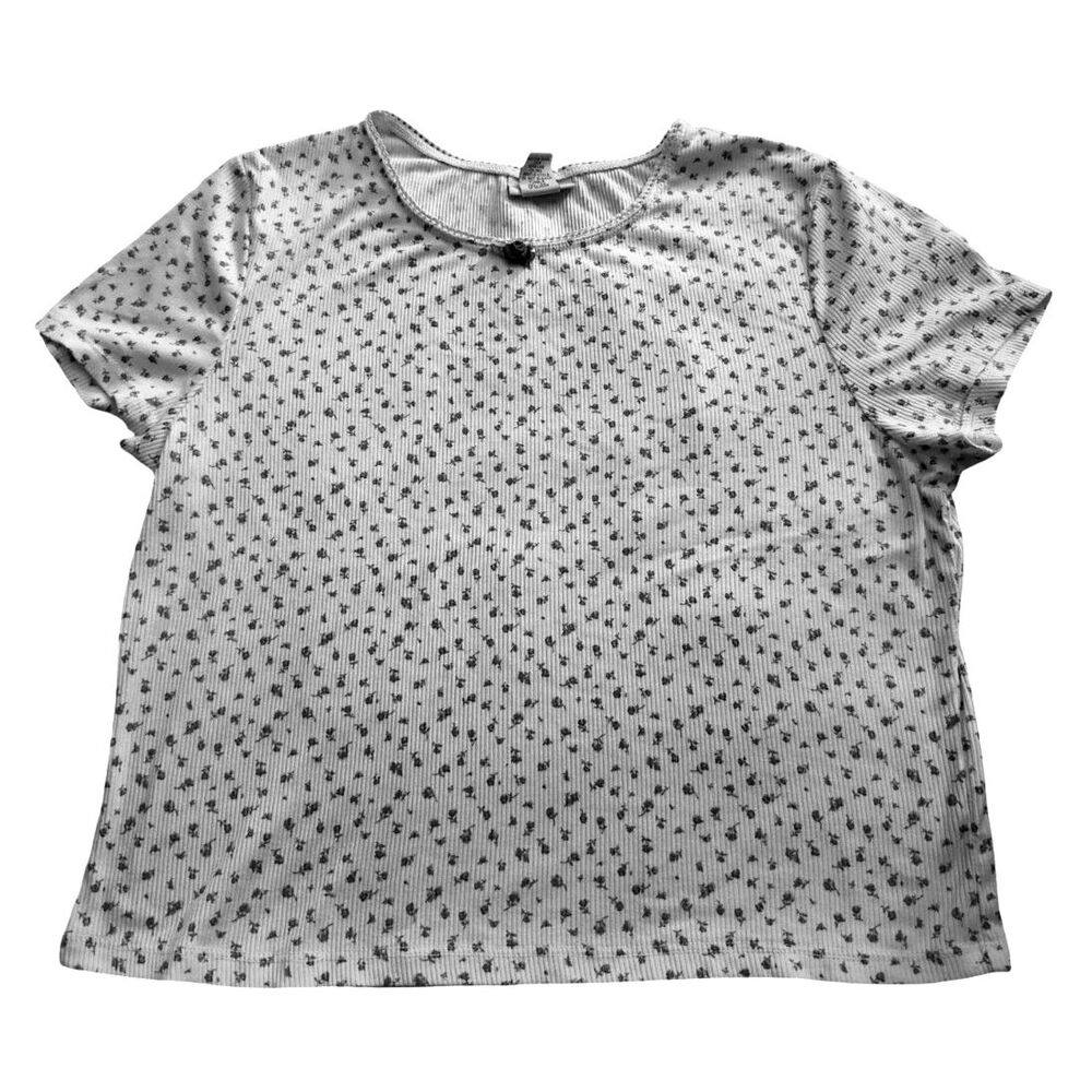 Rue21 Women's Ribbed Floral Short Sleeve Crop Top with Rosette Accent